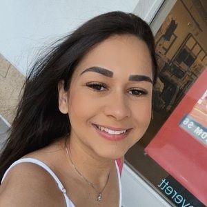 Meet your Posher, Leticia